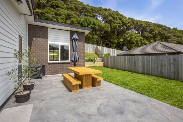 Photo of property in 11 Banks Boulevard, Whitby, Porirua, 5024