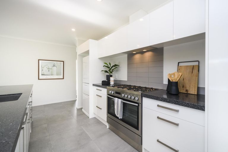 Photo of property in 41 Karina Terrace, Roslyn, Palmerston North, 4414