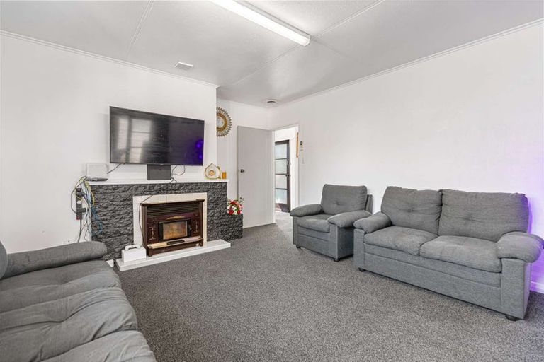 Photo of property in 51 Kenney Crescent, Fairfield, Hamilton, 3214