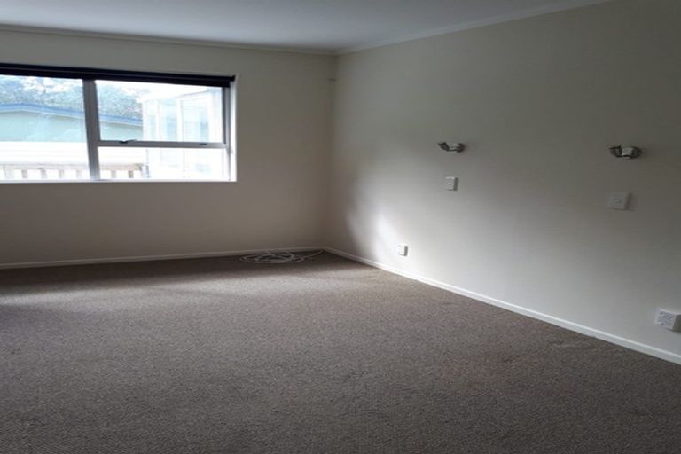 Photo of property in 2 Rajkot Terrace, Broadmeadows, Wellington, 6035