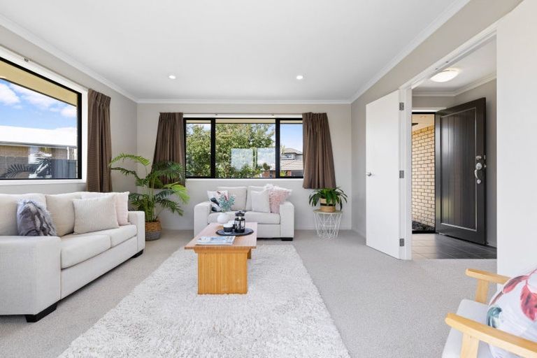 Photo of property in 13 Chadwick Place, Rototuna North, Hamilton, 3210