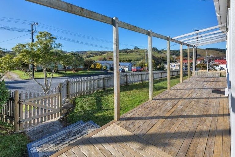 Photo of property in 65 King Street, Hikurangi, 0114