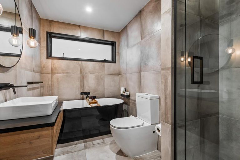 Photo of property in 33 Fernielea Drive, Riverhead, 0793