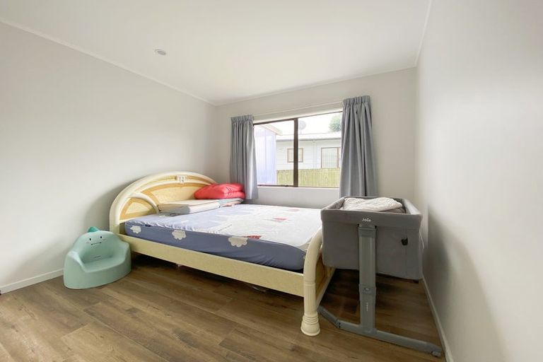 Photo of property in 1/6 Maplesden Drive, Clendon Park, Auckland, 2103