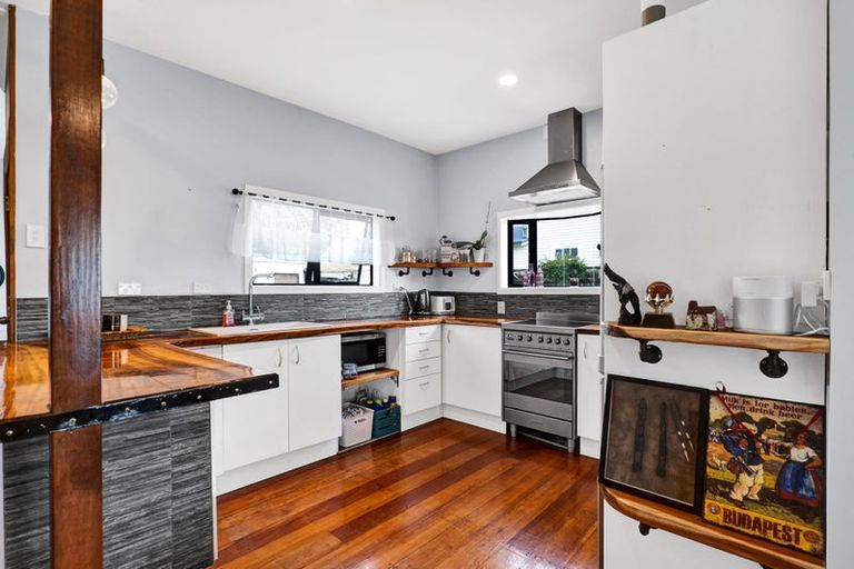 Photo of property in 58 Record Street, Fitzroy, New Plymouth, 4312