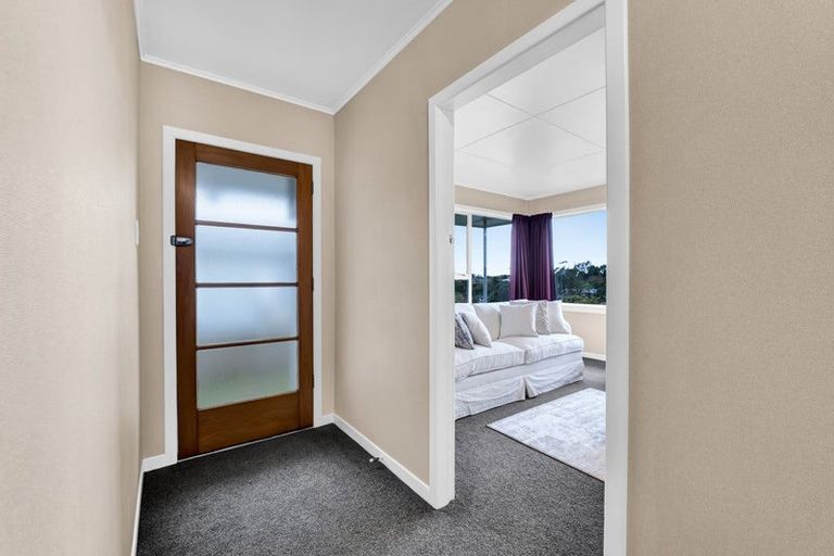 Photo of property in 62 Awanui Street, Merrilands, New Plymouth, 4312