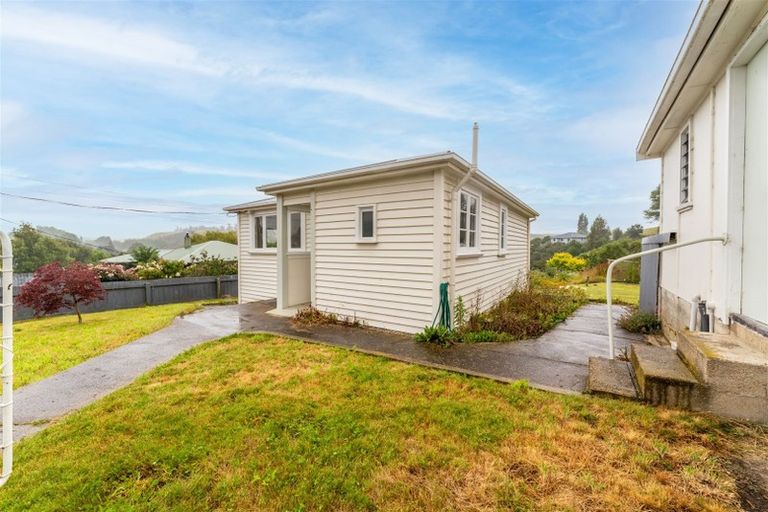 Photo of property in 13 Solway Street, Holmes Hill, Oamaru, 9401