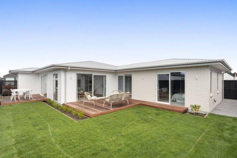 Photo of property in 30 Oakmill Drive, Casebrook, Christchurch, 8051