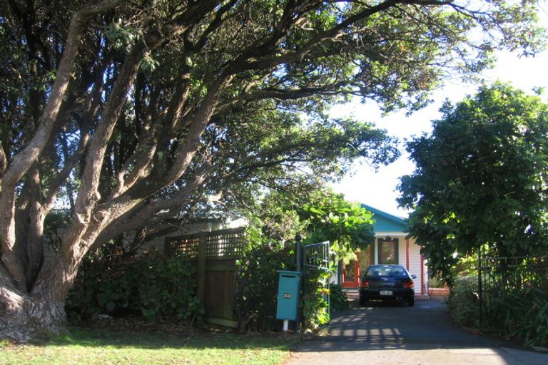 Photo of property in 33 Collingwood Street, Waterloo, Lower Hutt, 5011