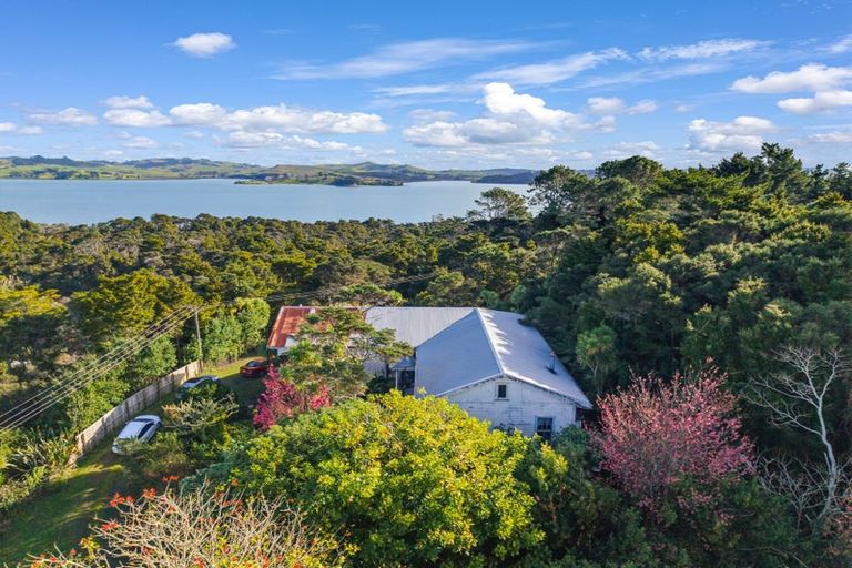 Photo of property in 438 Pahi Road, Pahi, Paparoa, 0571