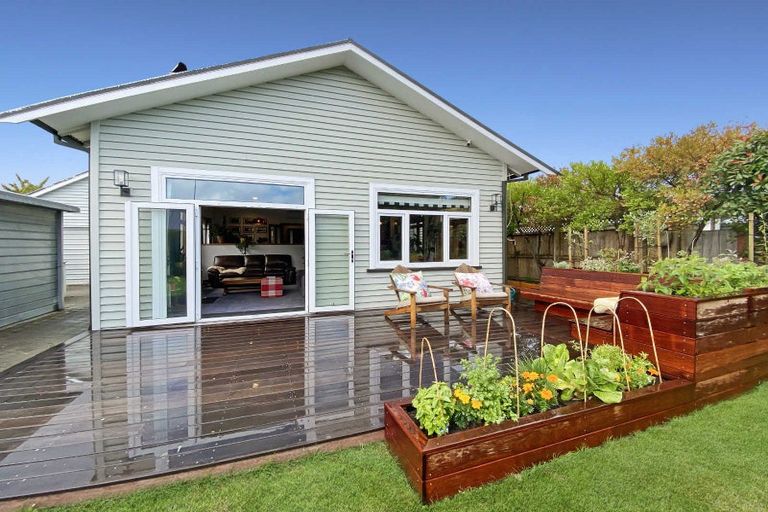 Photo of property in 91 Somerfield Street, Somerfield, Christchurch, 8024