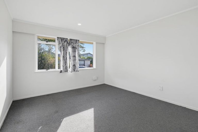 Photo of property in 2/24a Vine Street, Mangere East, Auckland, 2024