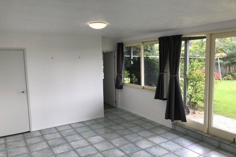 Photo of property in 2 Pine Hill Crescent, Browns Bay, Auckland, 0630