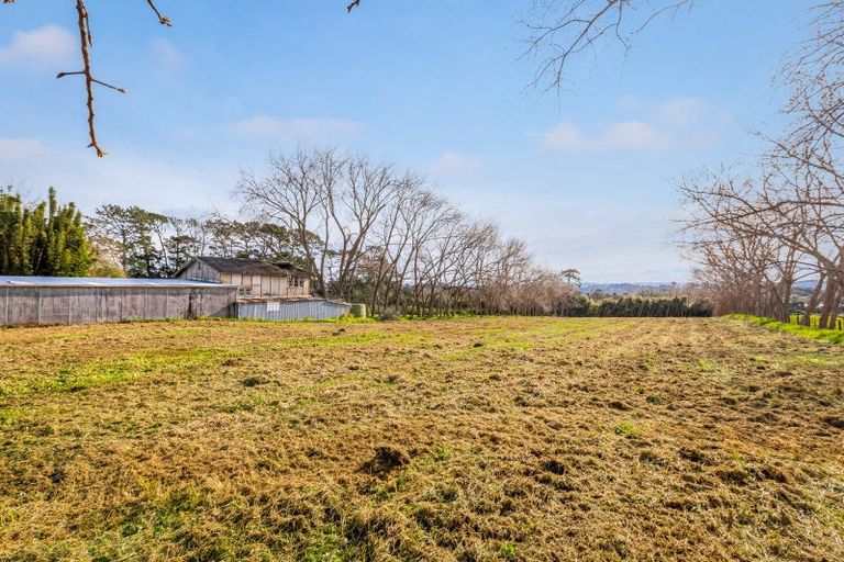 Photo of property in 76 Tawa Road, Kumeu, 0891