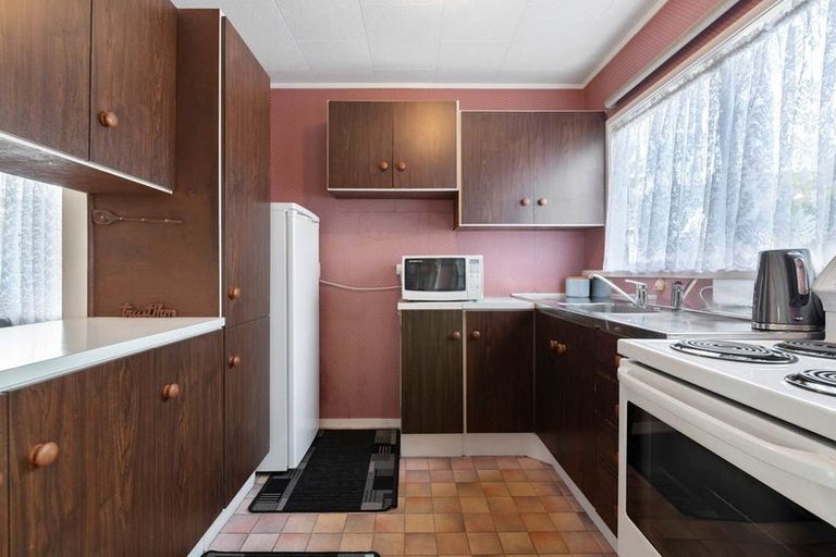 Photo of property in 24 Santiago Crescent, Unsworth Heights, Auckland, 0632