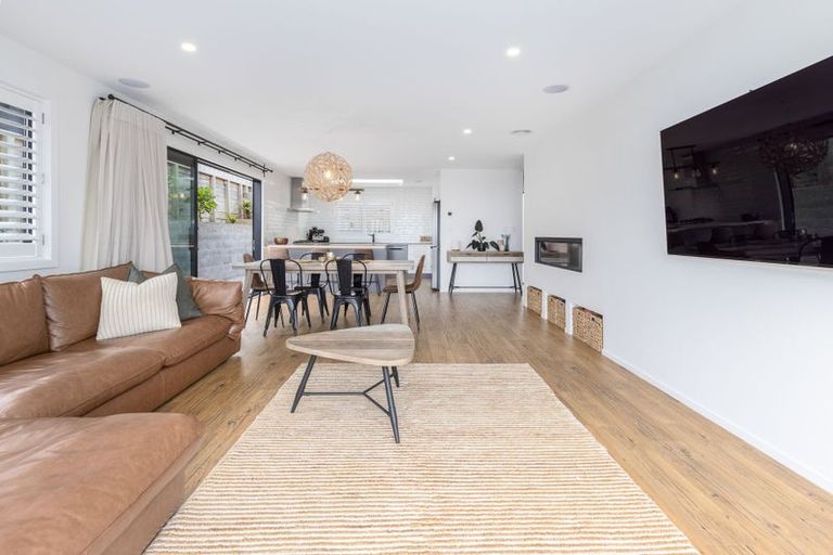 Photo of property in 74 Kotare Street, Waikanae, 5036