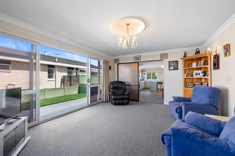Photo of property in 3 Karaka Street, Merrilands, New Plymouth, 4312