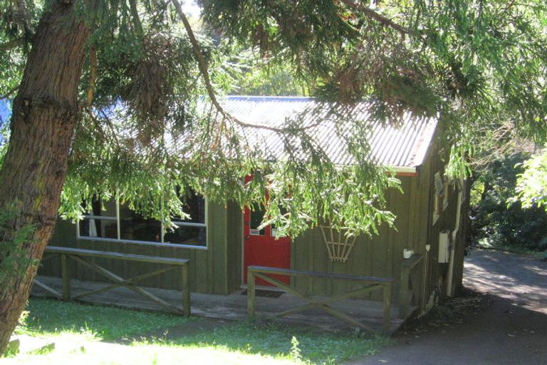 Photo of property in 144 Laingholm Drive, Laingholm, Auckland, 0604