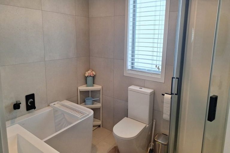 Photo of property in 44a Pine Avenue, Upper Hutt Central, Upper Hutt, 5018