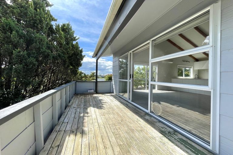 Photo of property in 10 Brian Crescent, Stanmore Bay, Whangaparaoa, 0932
