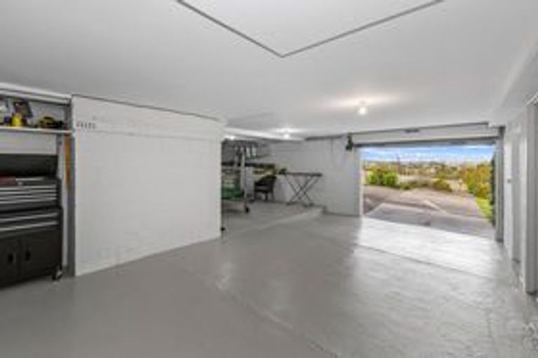 Photo of property in 319 Don Buck Road, Massey, Auckland, 0614