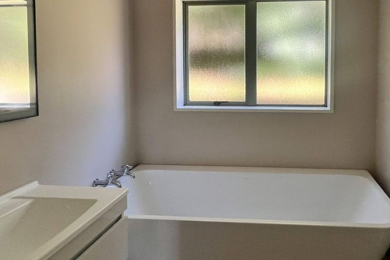 Photo of property in 108a Moncks Spur Road, Redcliffs, Christchurch, 8081