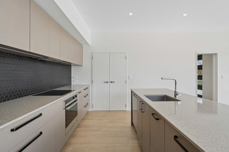 Photo of property in 5 Wallace Place, Wanaka, 9305