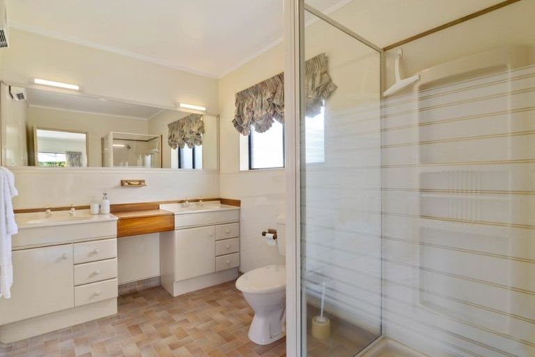 Photo of property in 11 Lynwood Place, Owhata, Rotorua, 3010