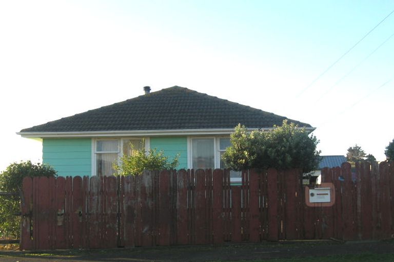 Photo of property in 115 Castor Crescent, Cannons Creek, Porirua, 5024