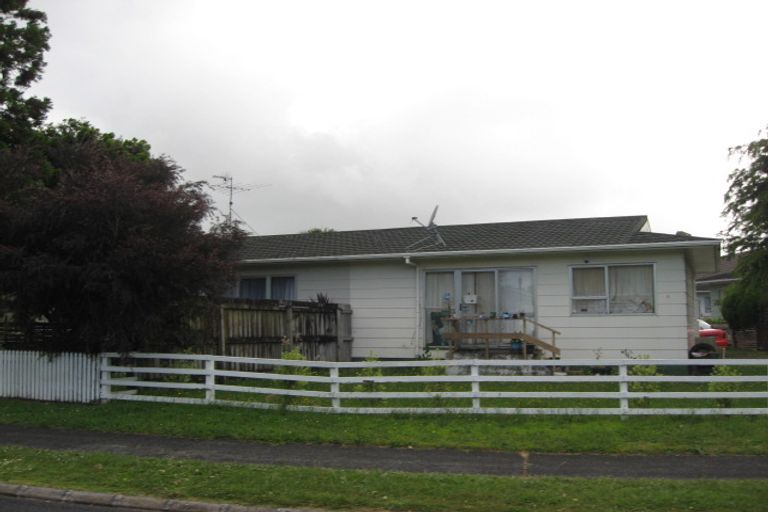 Photo of property in 25a Challen Close, Conifer Grove, Takanini, 2112