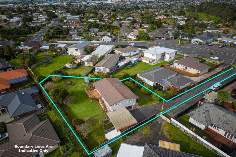 Photo of property in 175 Waimumu Road, Massey, Auckland, 0614