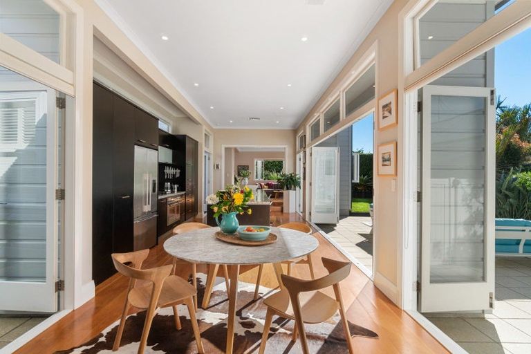 Photo of property in 21 St Aubyn Street, Devonport, Auckland, 0624