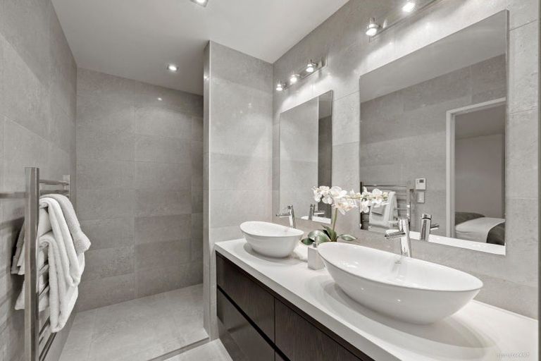 Photo of property in 38a Takutai Avenue, Bucklands Beach, Auckland, 2012