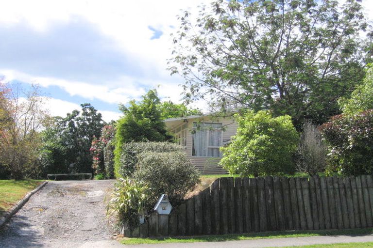 Photo of property in 32 Ingle Avenue, Waipahihi, Taupo, 3330