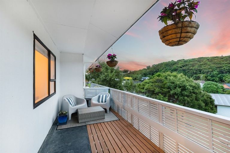 Photo of property in 49a Albatross Close, Whitby, Porirua, 5024