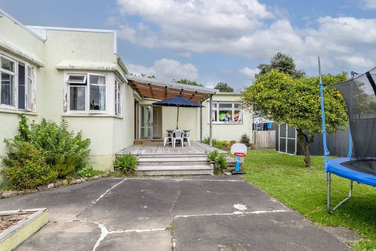 Photo of property in 27 Salisbury Street, Levin, 5510