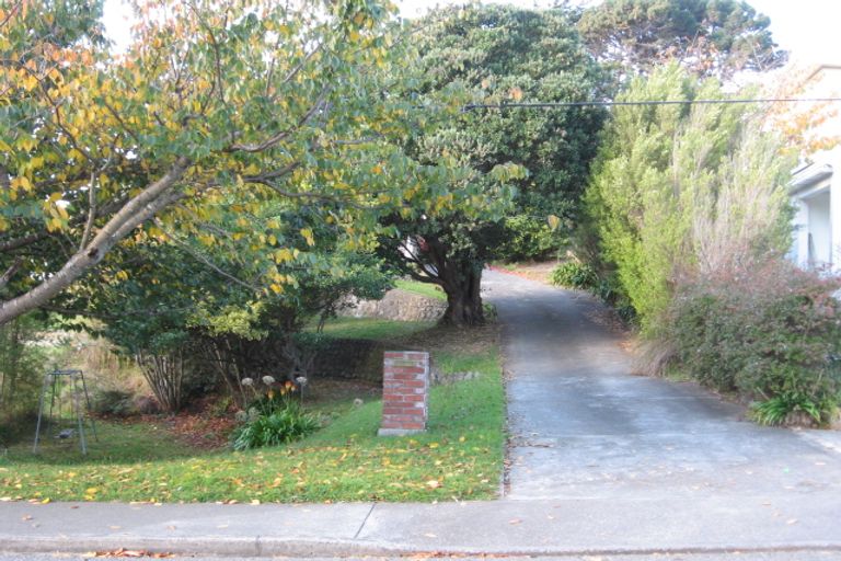 Photo of property in 16 Hillcrest Road, Raumati South, Paraparaumu, 5032