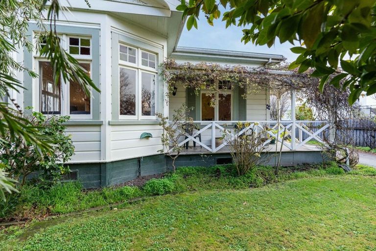 Photo of property in 44 Queen Street, Feilding, 4702