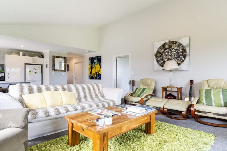 Photo of property in 18 Richardson Road, Omokoroa, 3114