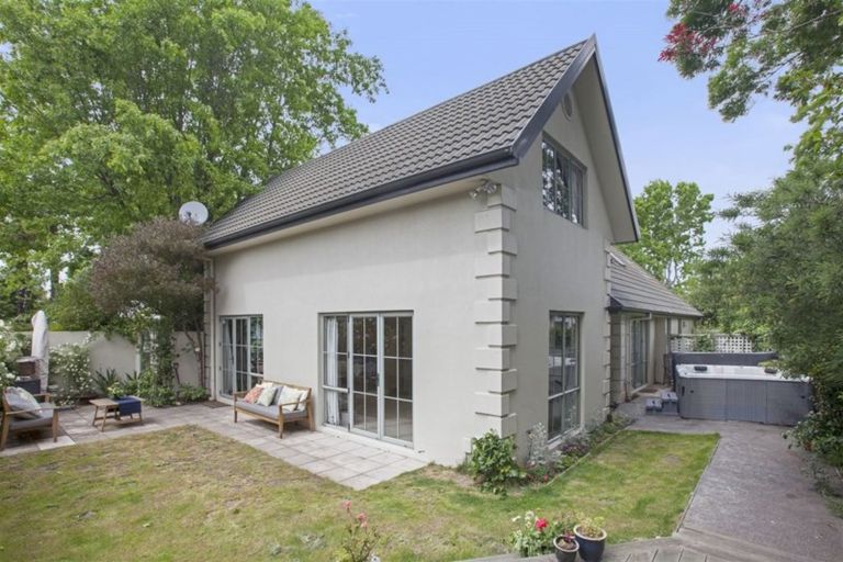 Photo of property in 2c Chislehurst Place, Bryndwr, Christchurch, 8052