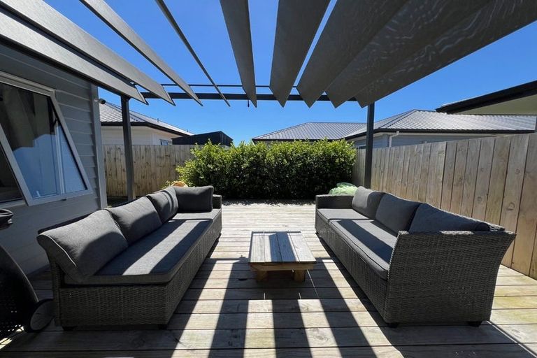 Photo of property in 33 Katipo Road, Takanini, 2112