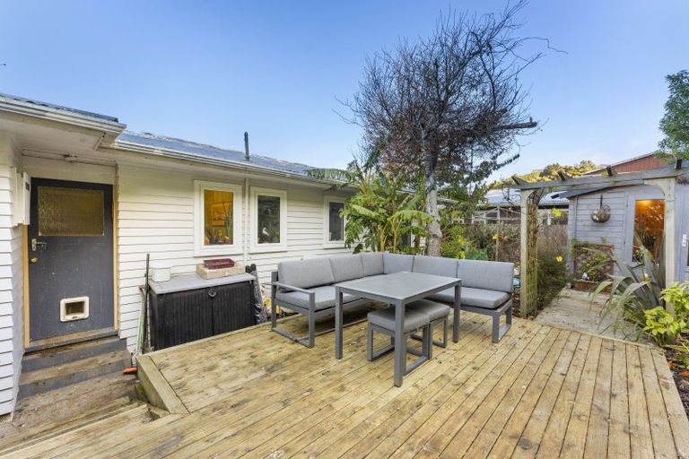 Photo of property in 24 Acacia Avenue, Maungaraki, Lower Hutt, 5010