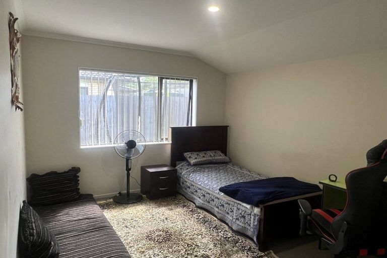 Photo of property in 63 Tiriwa Drive, Massey, Auckland, 0614
