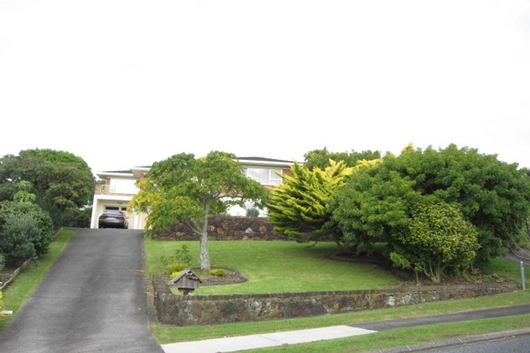 Photo of property in 4 Nickleby Place, Mellons Bay, Auckland, 2014