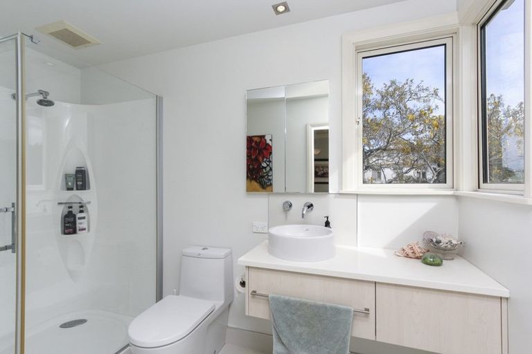 Photo of property in 32 Barrett Street, Westown, New Plymouth, 4310