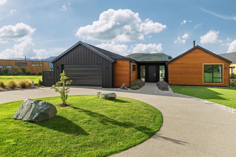 Photo of property in 2 Big Valley Drive, Jacks Point, Queenstown, 9371