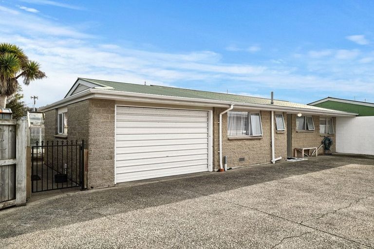 Photo of property in 17a Bradshaw Street, South Dunedin, Dunedin, 9012
