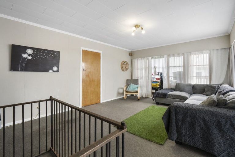 Photo of property in 3 Blenheim Place, Vogeltown, New Plymouth, 4310