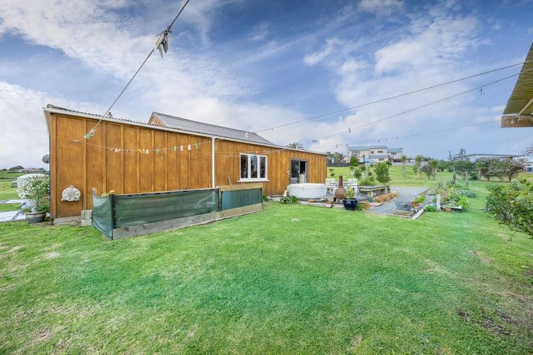 Photo of property in 11 Alcemene Lane, Baylys Beach, Dargaville, 0377