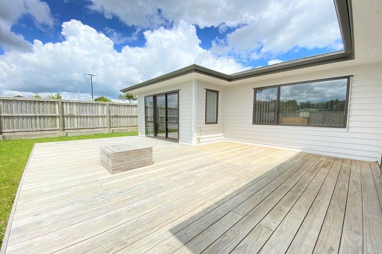 Photo of property in 22 Rauaruhe Road, Karaka, Papakura, 2113